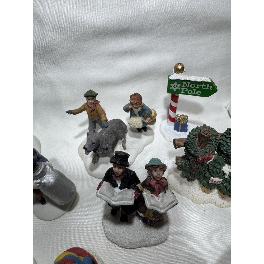 Large Vintage Christmas Village Accessories Lot 30 Pieces People Animals & More! - Picture 16 of 16